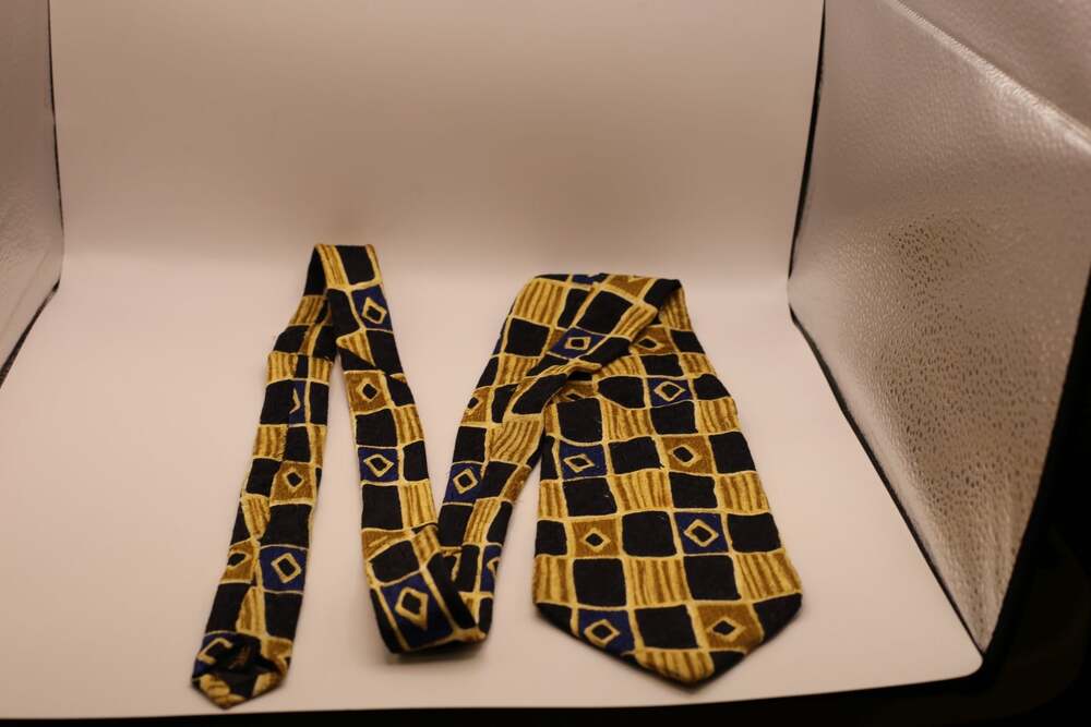 Colours by Alexander Julian Men's Geometric Pattern Silk Necktie Black Blue Gold
